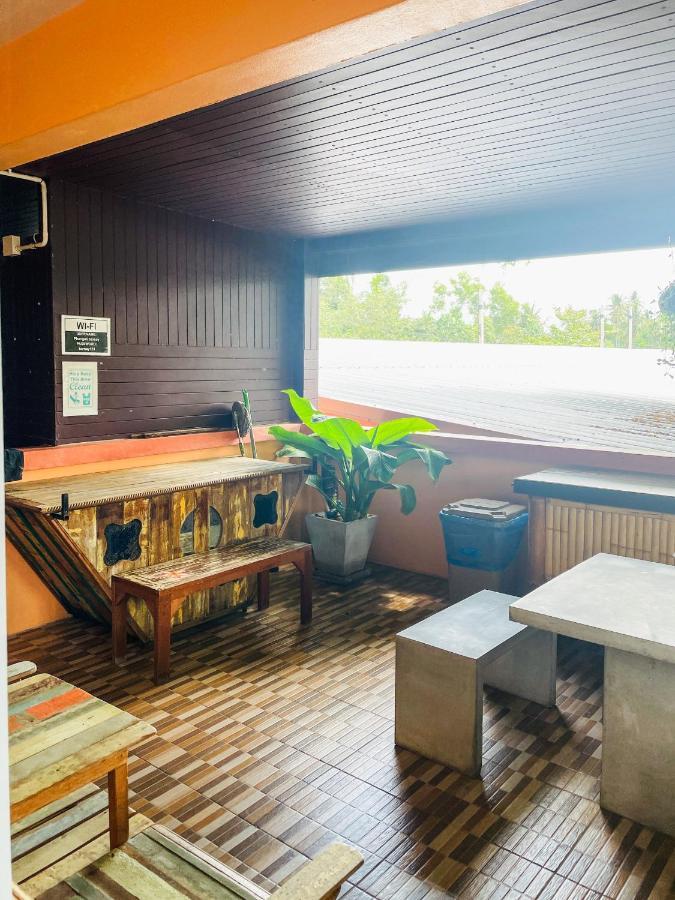 Phangan Barsay Hostel Тонг Сала Экстерьер фото